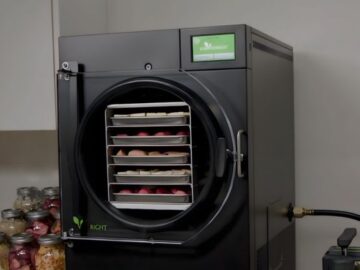 Harvest Right Medium Home Freeze Dryer Giveaway